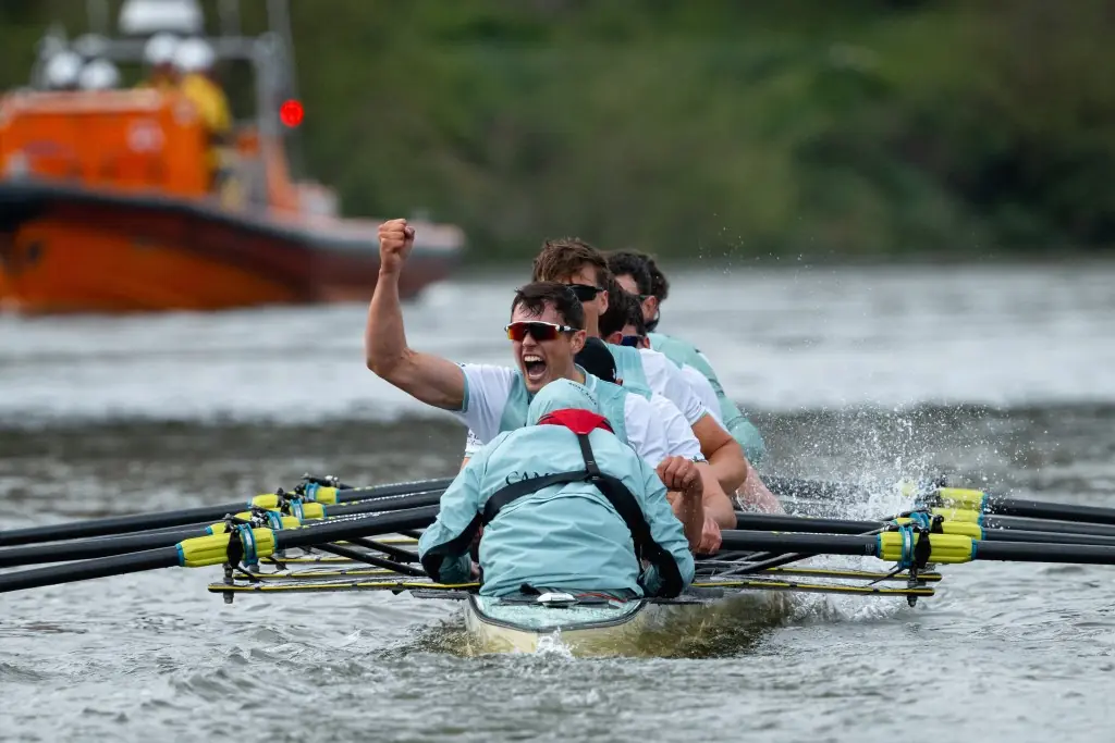 legenday boat racing scene
